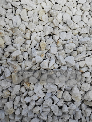 Kamenclub.ru: Мраморная крошка, щебень, цвет-белый, фр. 10-20 мм.  купить в Крыму мрамор белый, молочный айвори каменная ландшафтная декоративная крошка шебня 12000 руб/т   фото КАМЕНЬ КЛУБ